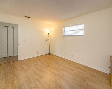 420 W Palm Street - Photo Thumbnail 12