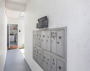 420 W Palm Street - Photo Thumbnail 16
