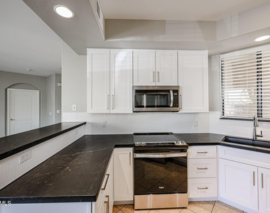 705 W Queen Creek Road - Photo Thumbnail 11