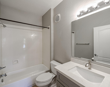 705 W Queen Creek Road - Photo Thumbnail 18