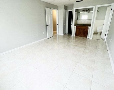 2118 Se Morningside Boulevard - Photo Thumbnail 5