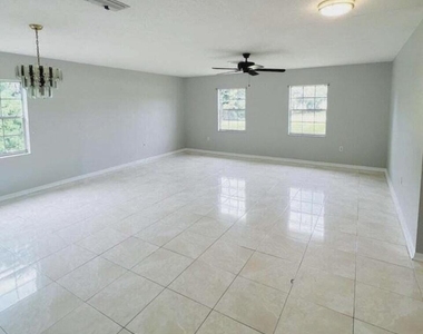 2118 Se Morningside Boulevard - Photo Thumbnail 2