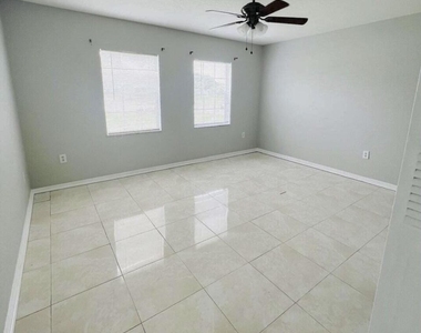 2118 Se Morningside Boulevard - Photo Thumbnail 6