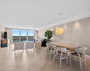 511 Bayshore Drive - Photo Thumbnail 1