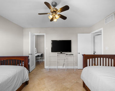 511 Bayshore Drive - Photo Thumbnail 9