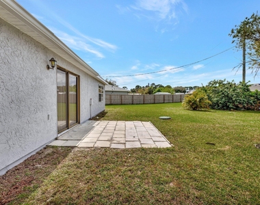 2502 Se Caladium Court - Photo Thumbnail 2