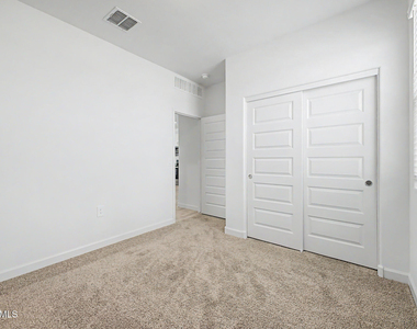 38155 W Giallo Lane - Photo Thumbnail 24