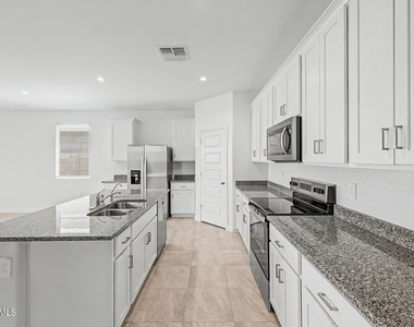 38155 W Giallo Lane - Photo Thumbnail 3