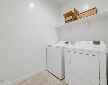38155 W Giallo Lane - Photo Thumbnail 25