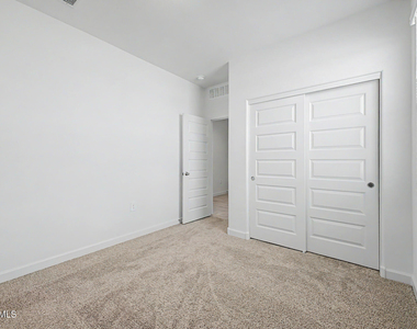 38155 W Giallo Lane - Photo Thumbnail 22