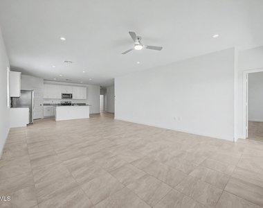 38155 W Giallo Lane - Photo Thumbnail 7