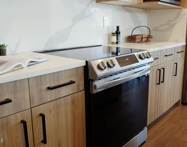 840 W Pecos Road - Photo Thumbnail 2