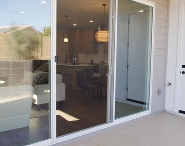 840 W Pecos Road - Photo Thumbnail 6