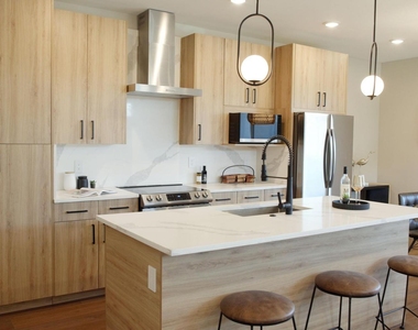 840 W Pecos Road - Photo Thumbnail 1