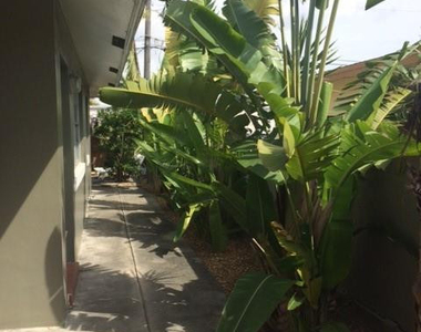 713 Se 18th Street - Photo Thumbnail 5