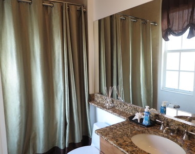 819 Nw 82nd Place - Photo Thumbnail 7