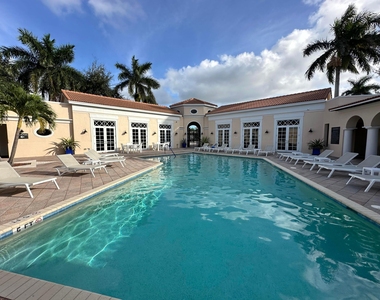 819 Nw 82nd Place - Photo Thumbnail 12