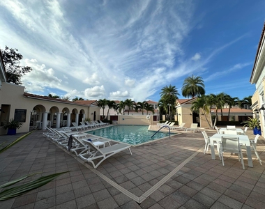 819 Nw 82nd Place - Photo Thumbnail 11