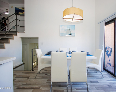 5704 E Aire Libre Avenue - Photo Thumbnail 7