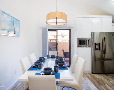 5704 E Aire Libre Avenue - Photo Thumbnail 13