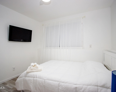 5704 E Aire Libre Avenue - Photo Thumbnail 22