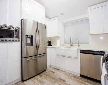 5704 E Aire Libre Avenue - Photo Thumbnail 12