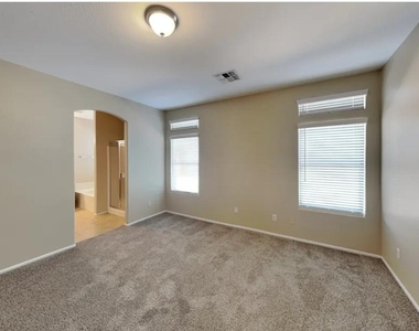 1640 S 171st Drive - Photo Thumbnail 6