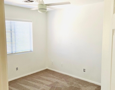 2123 N 30th Street - Photo Thumbnail 9