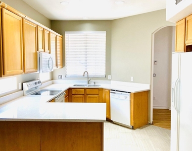 2123 N 30th Street - Photo Thumbnail 3