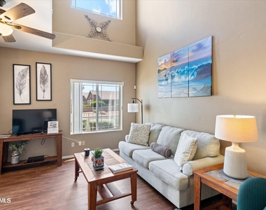 9750 N Monterey Drive - Photo Thumbnail 2