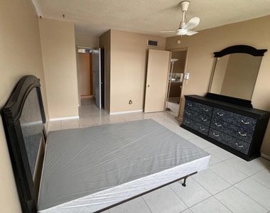 2861 Nw 47th Terrace - Photo Thumbnail 1