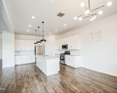 21583 E Arroyo Verde Court - Photo Thumbnail 4