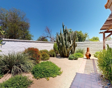 7346 E Krall Street - Photo Thumbnail 32