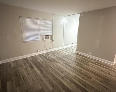 1025 13th Street - Photo Thumbnail 6