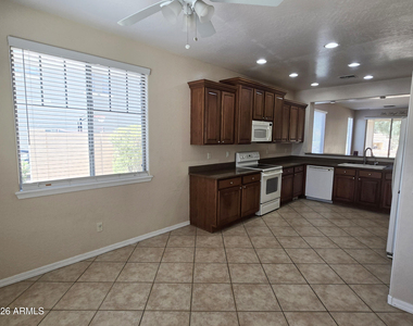 4762 E Lark Street - Photo Thumbnail 16