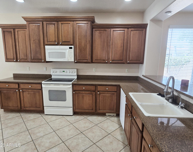 4762 E Lark Street - Photo Thumbnail 7