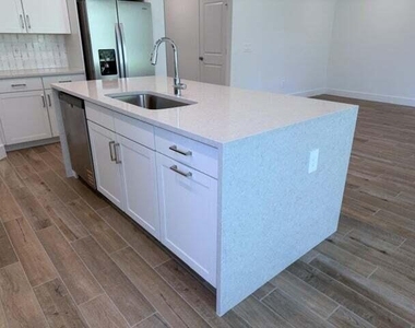 6560 Se Park Trace Drive - Photo Thumbnail 7