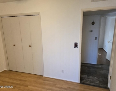 11224 N 105th Avenue - Photo Thumbnail 23