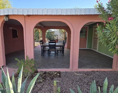 11224 N 105th Avenue - Photo Thumbnail 3