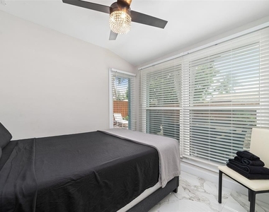 1479 Se 4th Avenue - Photo Thumbnail 7