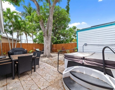 1479 Se 4th Avenue - Photo Thumbnail 9