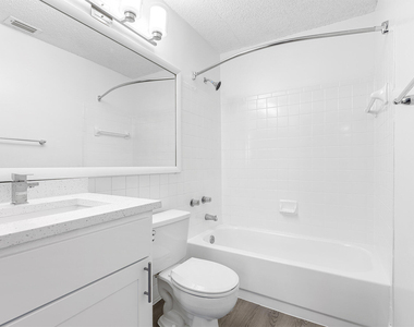 17900 Ne 31st Court - Photo Thumbnail 6