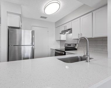 17900 Ne 31st Court - Photo Thumbnail 8