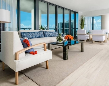500 E Las Olas Boulevard - Photo Thumbnail 13