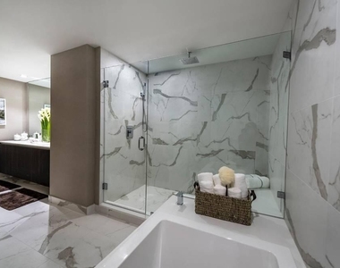 500 E Las Olas Boulevard - Photo Thumbnail 8