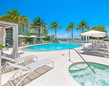 500 E Las Olas Boulevard - Photo Thumbnail 2