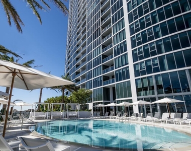 500 E Las Olas Boulevard - Photo Thumbnail 1
