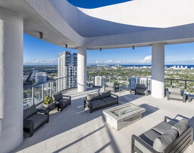 500 E Las Olas Boulevard - Photo Thumbnail 17