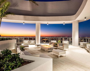 500 E Las Olas Boulevard - Photo Thumbnail 4