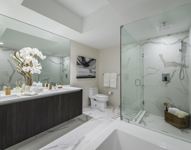 500 E Las Olas Boulevard - Photo Thumbnail 5
